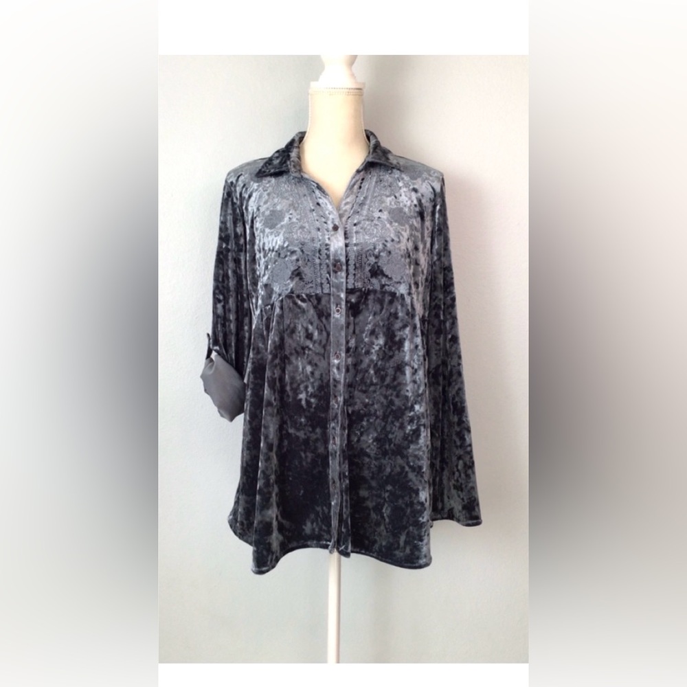 ANDREE by Unit Velvet Embroidered Button Blouse Tunic Shirt